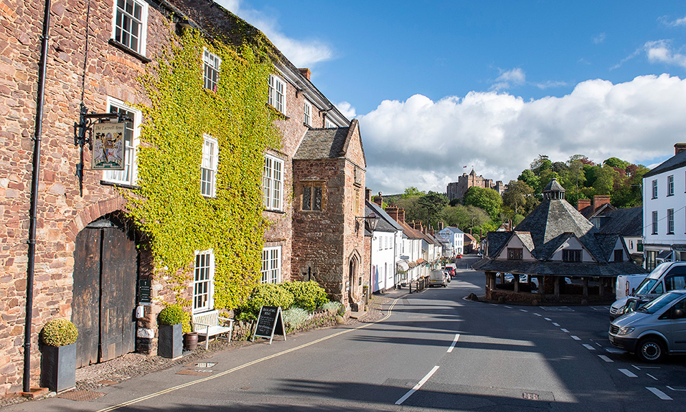 Psalters Restaurant. The Luttrell Arms